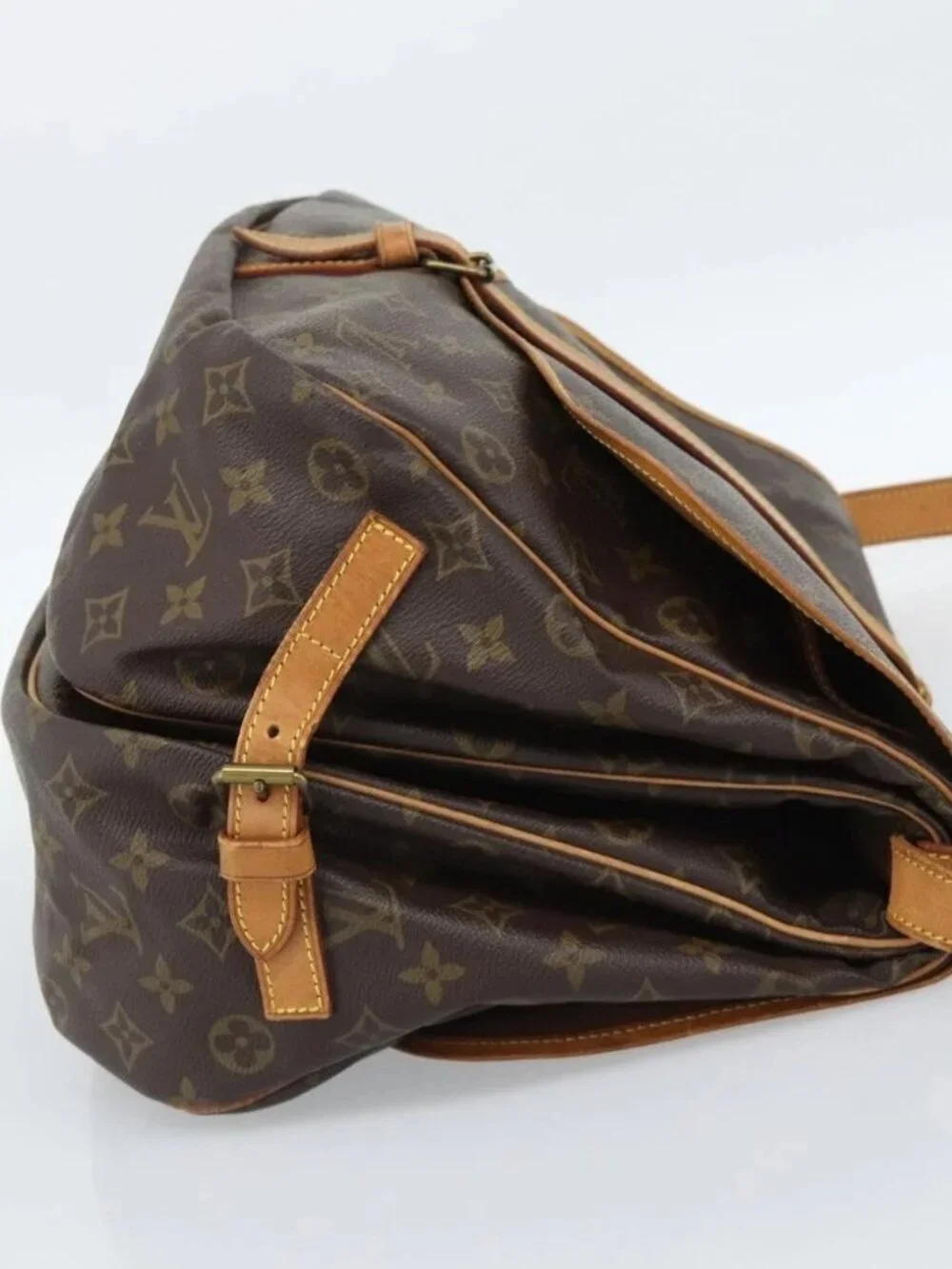 LOUIS VUITTON Monogram Saumur 35 Shoulder Bag M42254 LV Auth ka4885